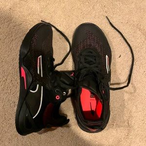 Women’s black/pink Ignite Puma Fuse cross trainers